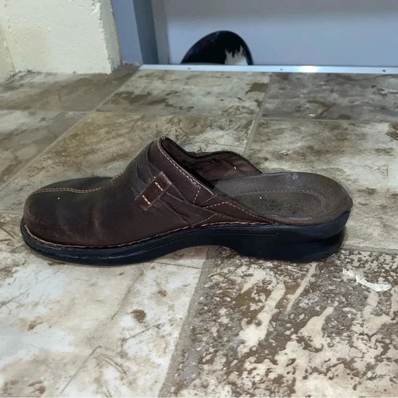 Women’s Clark’s Slip on Brown Leather Causal  Comfort Clog Mules shoes size 6 - Picture 7 of 14